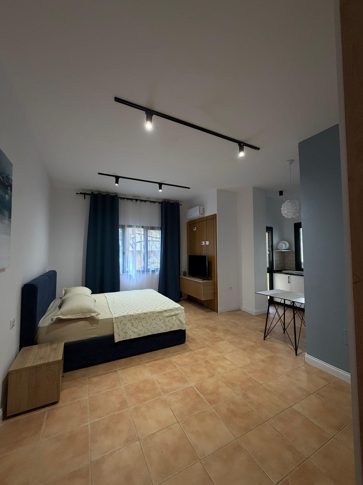 Room 05